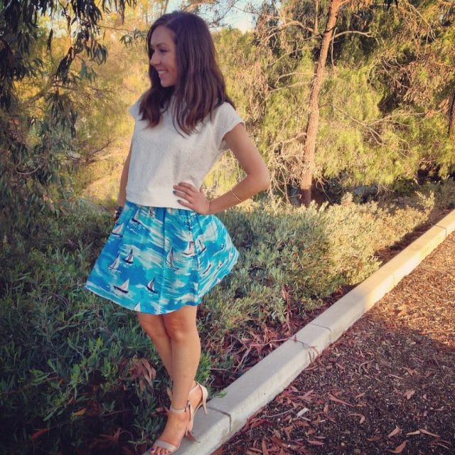How to style blue themed outfits to work