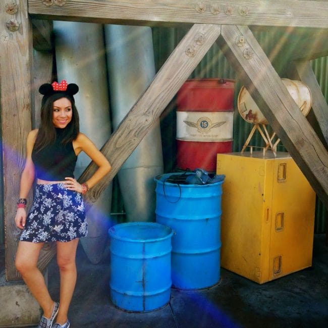Blogger Nihan Gorkem showing her outfit of the day in Disneyland during Halloween Time 2014