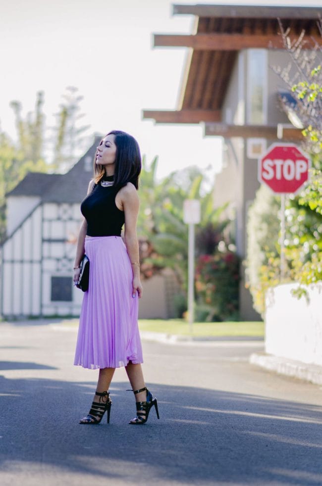 Style with Nihan wearing romantic pink maxi skirt black top and black Topshop high heels | Pink Valentine