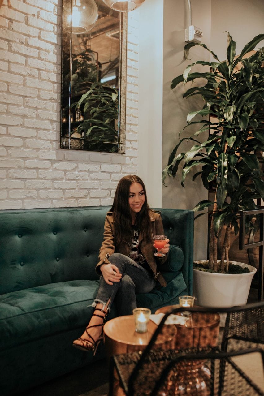 Rapid Instagram growth, DSLR photos vs. iPhone photos, and challenges of getting paid by brands with Delaney from styledseed.com