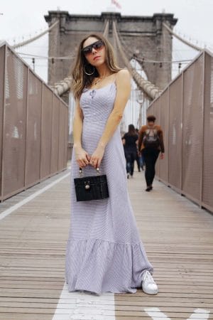 Styling_Maxi_dress_for_travelling_reformation_maxi_dress_New_York_Brooklyn_Bridge