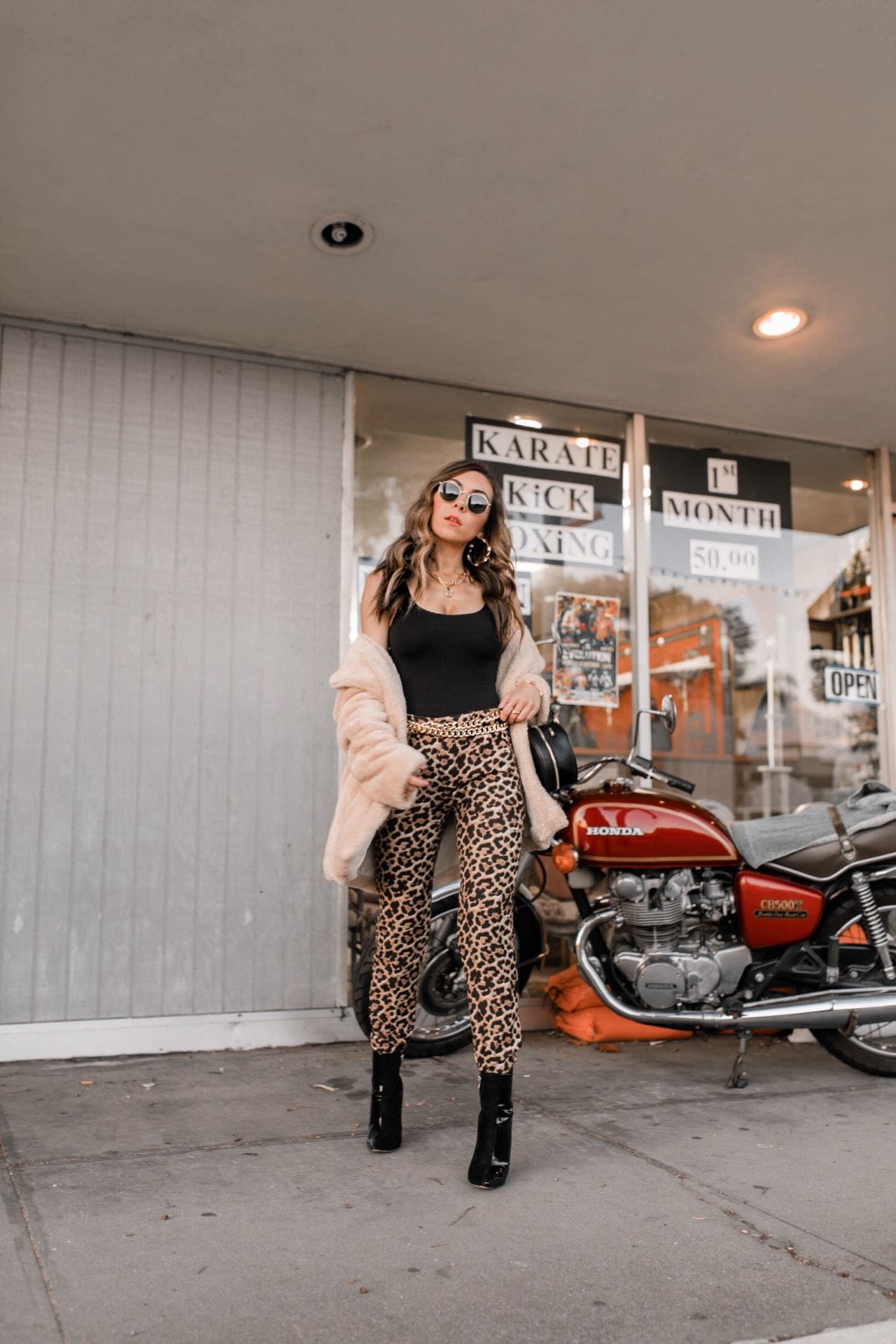 Zara_leopard_print_trousers_Topshop_Black_Bodysuit_Style_Blogger_Nihan_Gorkem